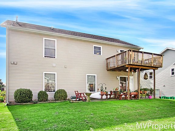 3rd image of 2879 Burritt St NW