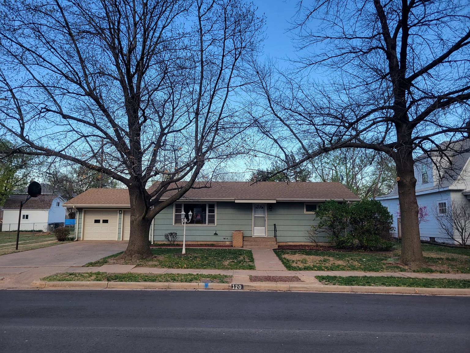 120 S Plum St, Pretty Prairie, KS 67570 Zillow