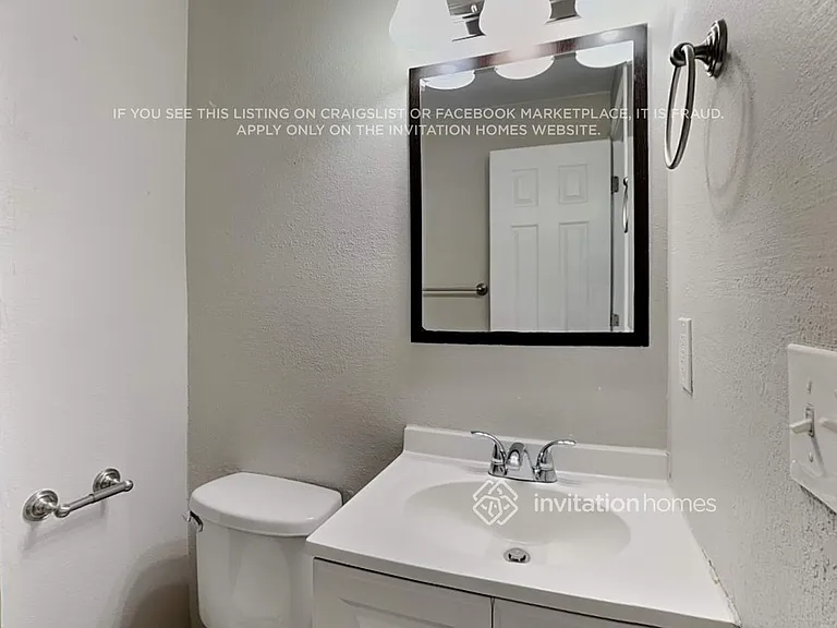 11762 Albion St — Photo 16
