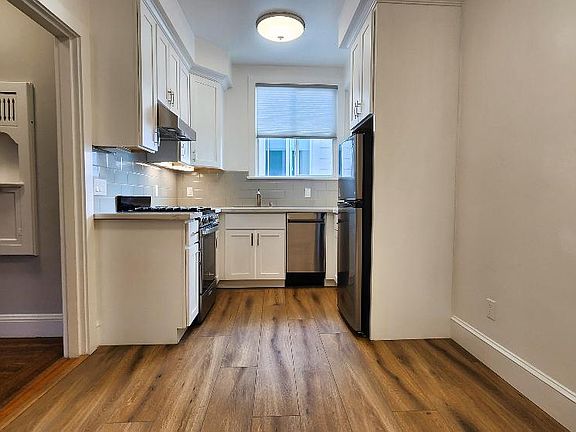 2nd image of 816 Taraval St #4