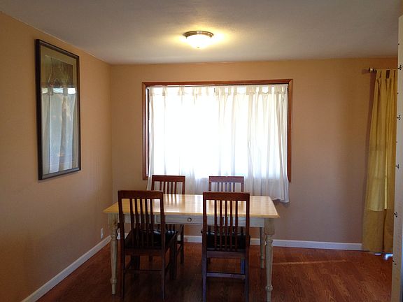 Dining room (window to backyard)