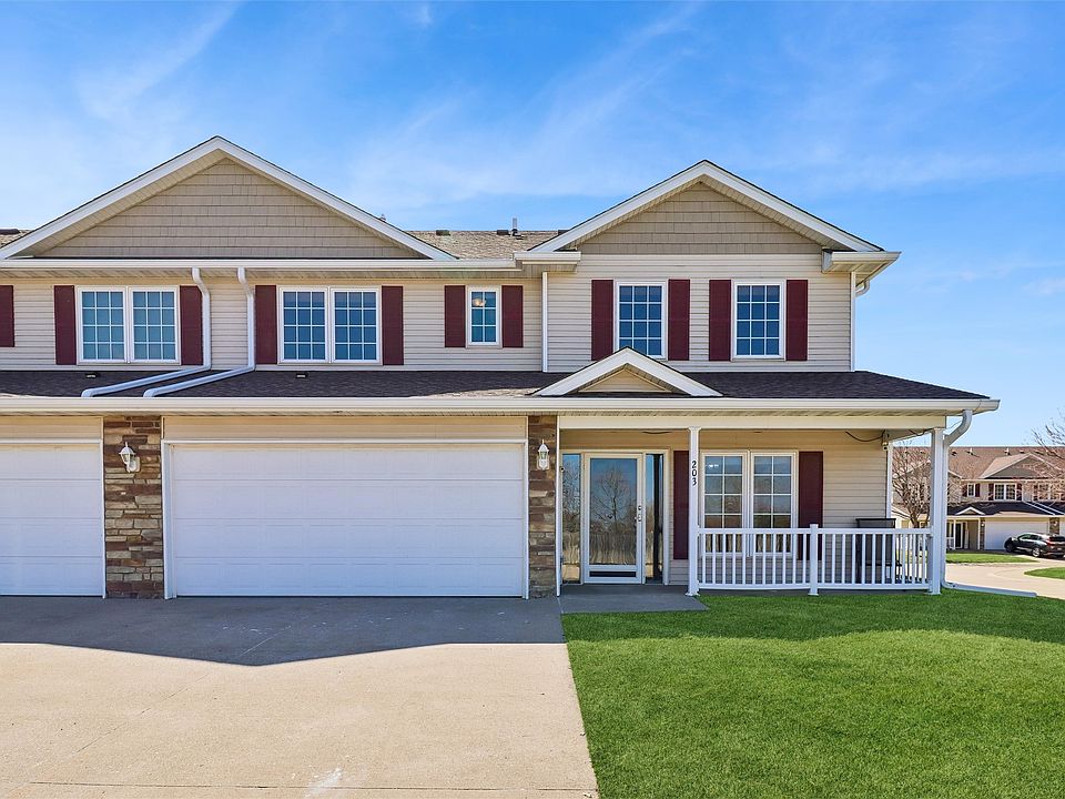 1st image of 2900 SE Glenstone Dr Unit 203