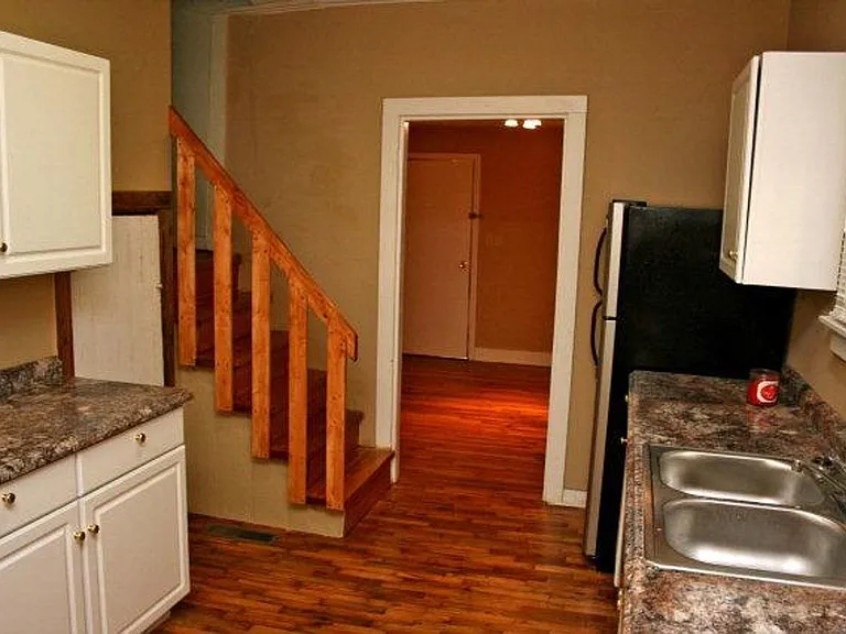 472 Whitehall Rd — Photo 8