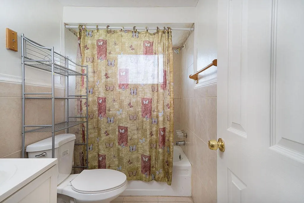 4 bed, 2.0 bath, 1652 sqft, $854 — Photo 3