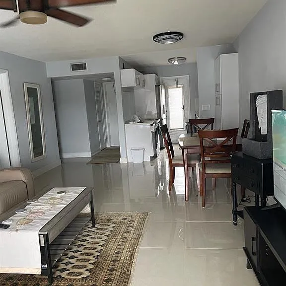 2200 Diana Dr #315 — Photo 2