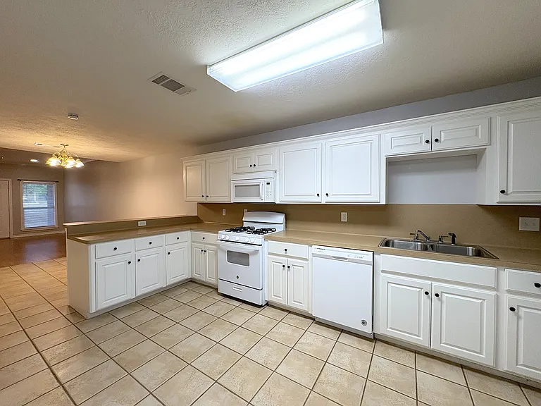 205 Cooner St — Photo 6