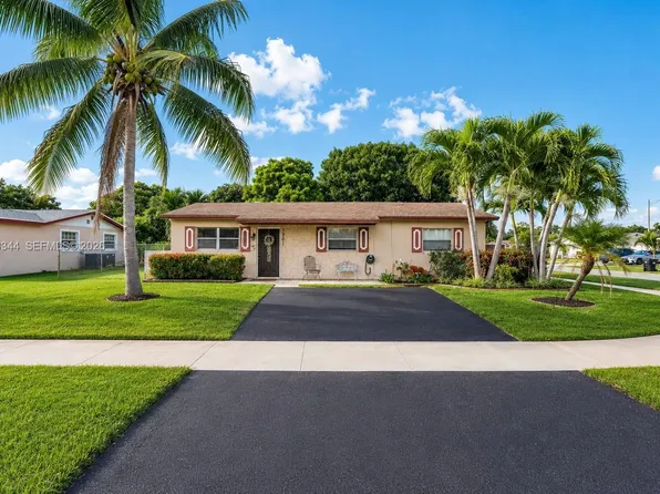 7201 SW 4th St, North Lauderdale, FL 33068