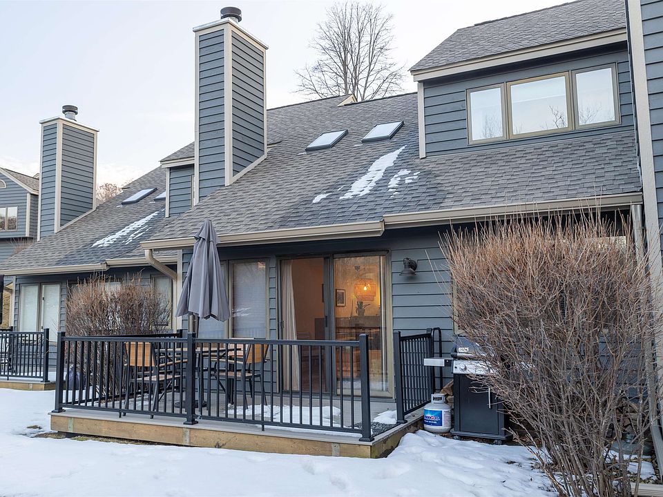 1st image of 11 Valleywood Ln