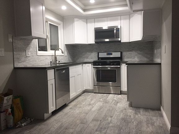 Quartz counter tops. Soft close drawers and cupboards.