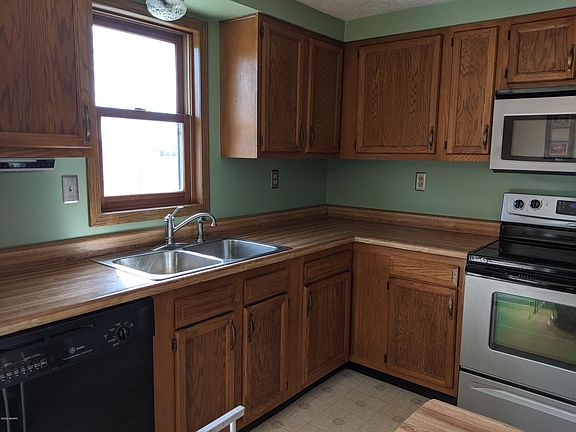 3rd image of 3990 Jordan Rd