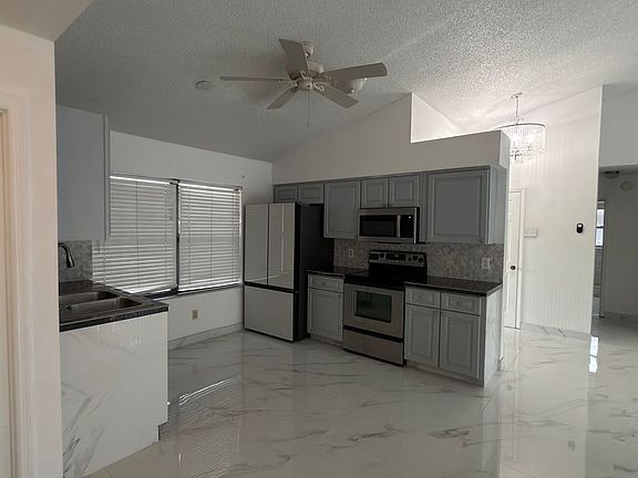 4th image of 9142 Sabal Palm Cir