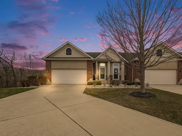 9851 Oakwood Ct, Saint John, IN 46373
