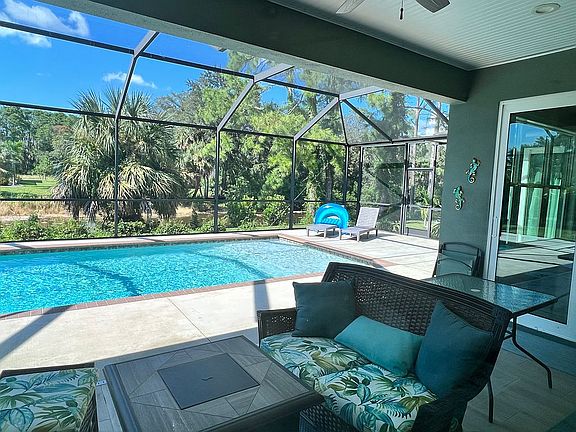 Lanai w/salt water pool