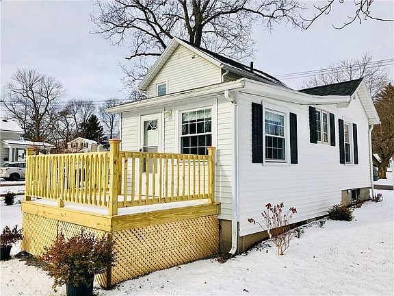 5th image of 39 Scott Crescent Dr