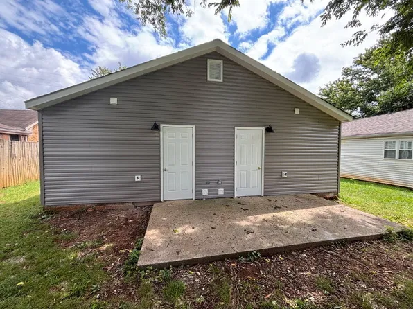 3402 8th Ave SW #B, Huntsville, AL 35805