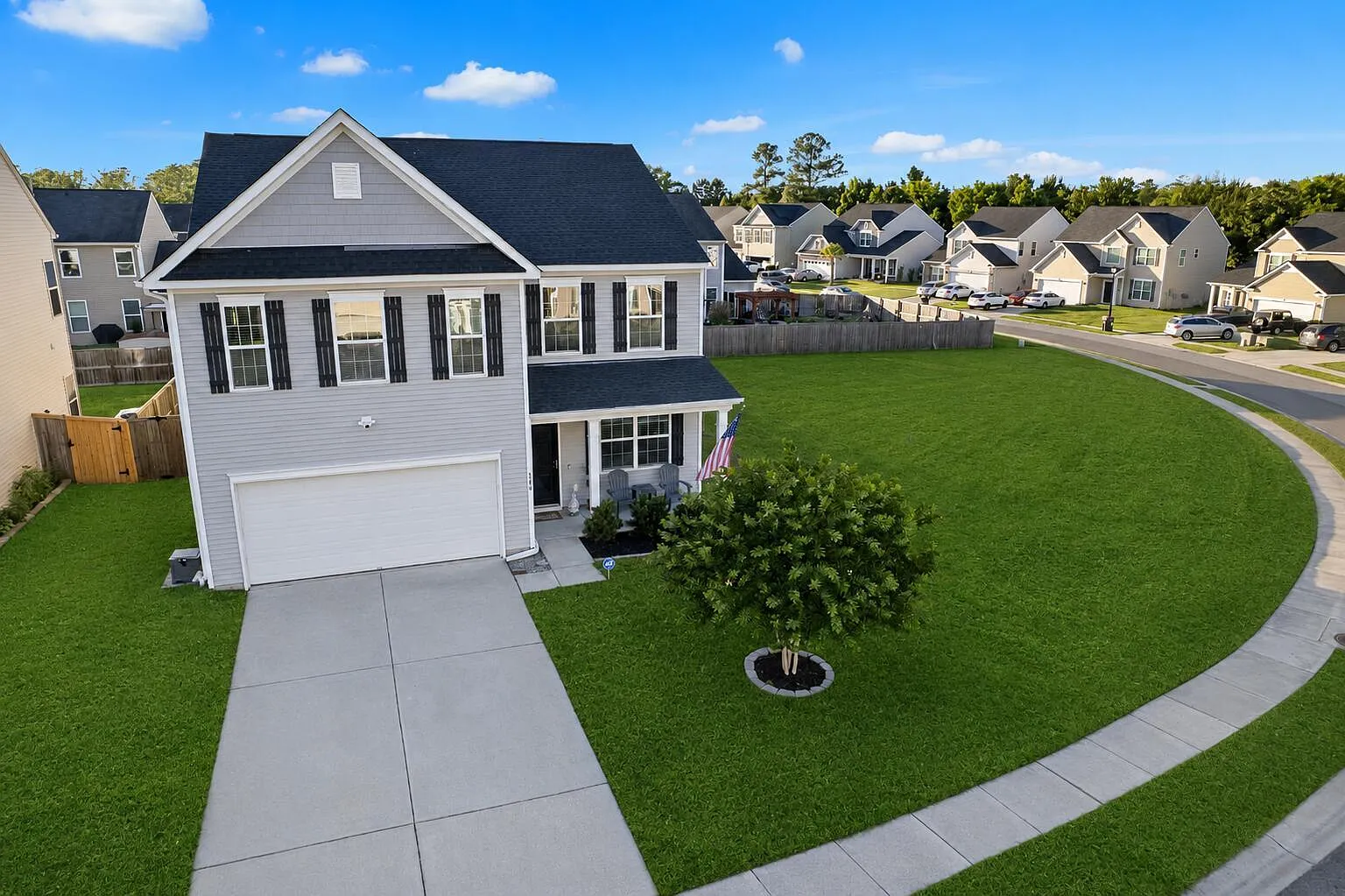 4 bed, 2.5 bath, 2656 sqft, $2,600 — Photo 3
