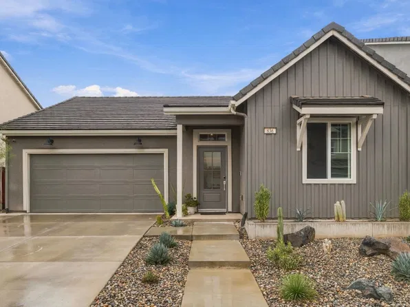 836 Blue Oak Ln W, Madera, CA 93636