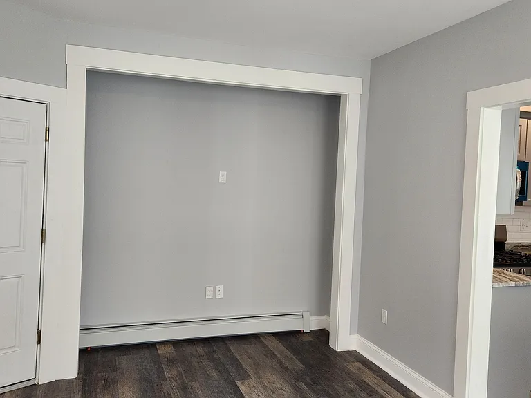 20 Hamilton St #2W — Photo 4