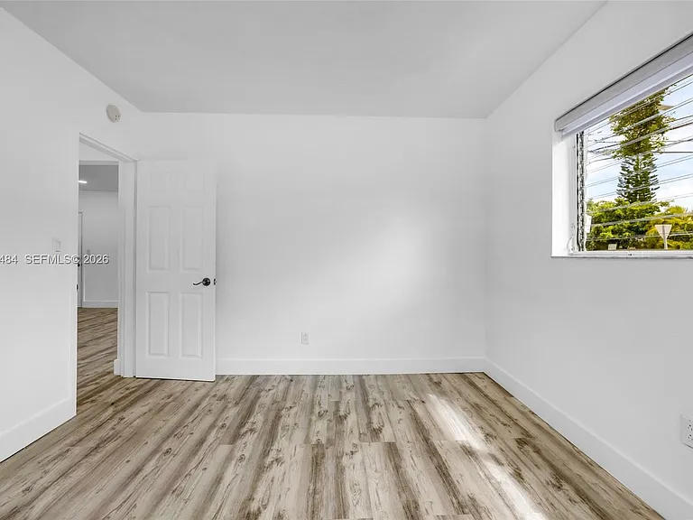 2250 Bay Dr #7 — Photo 16