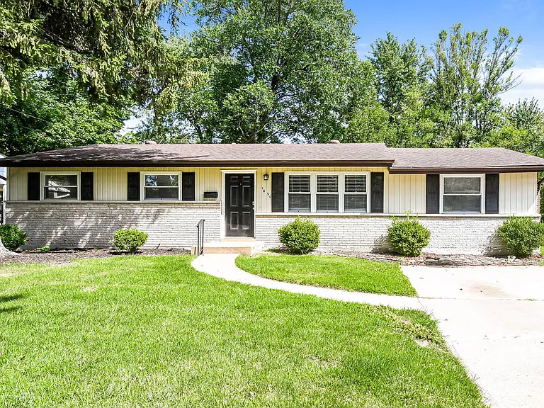 1850 Shirlene Dr — Photo 1