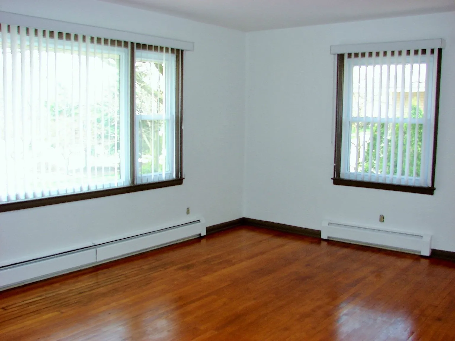 5706 Russett Rd — Photo 4