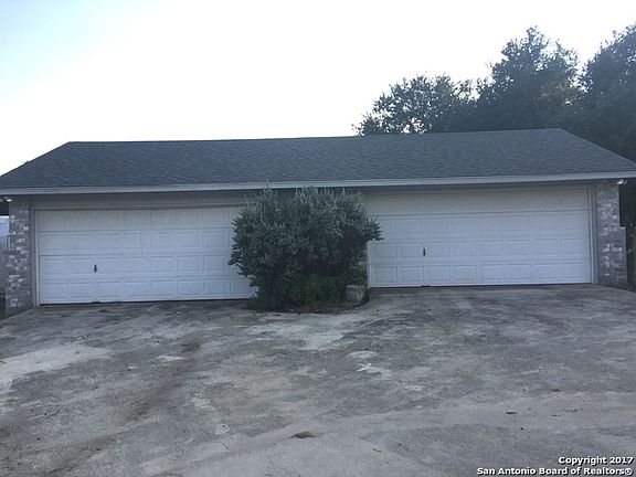 2nd image of 106 Pecan Pkwy