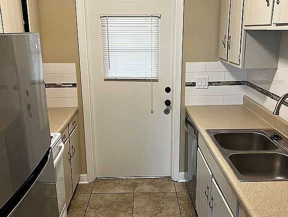 4th image of 5425 Hansel Ave #6
