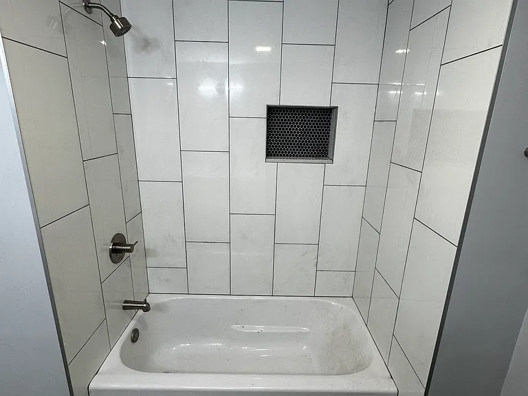 1421 Warwick Ave #2 — Photo 3
