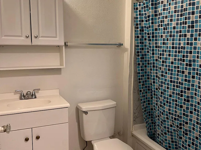 753 1/2 Saint Helens Ave #4 — Photo 9