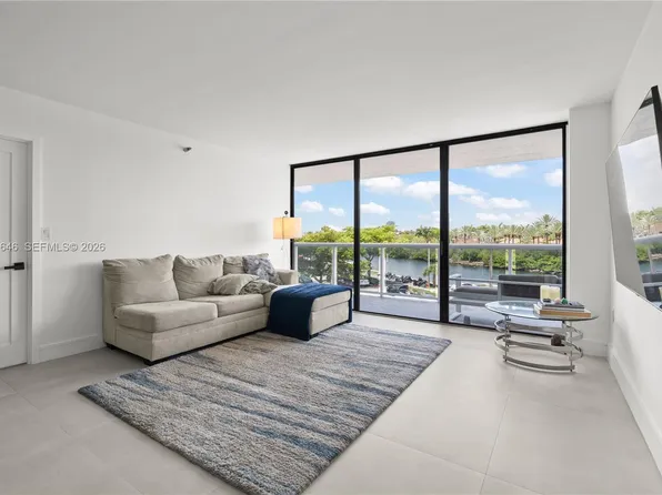20505 E Country Club Dr APT 331, Aventura, FL 33180