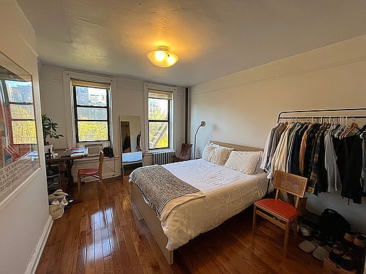 1st image of 132 Allen St #3A