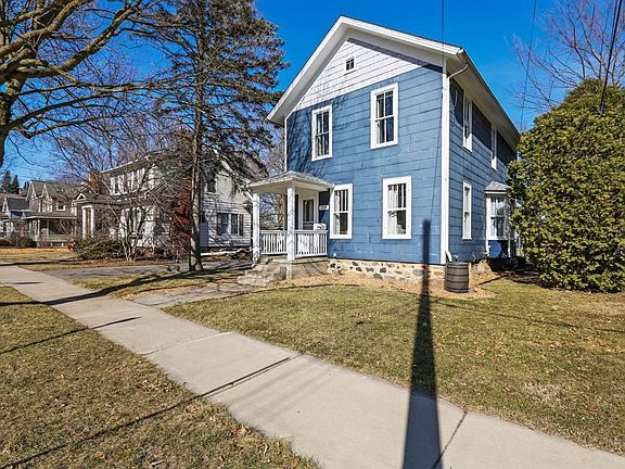 2nd image of 214 N Ann Arbor St