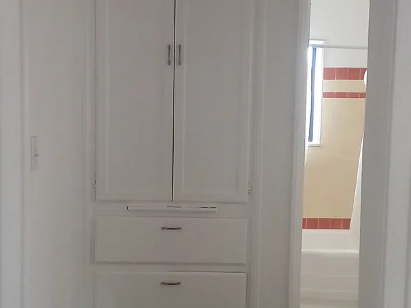 5327 1/2 E Carson St, Long Beach, CA 90808