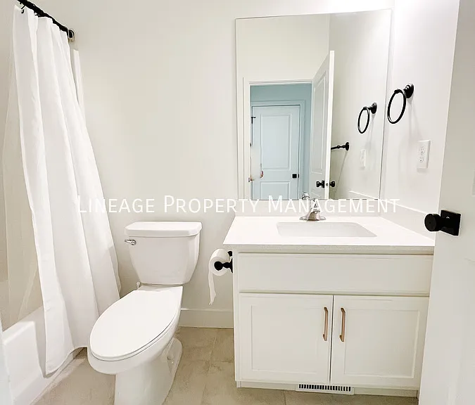 543 S 1040 W — Photo 4