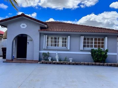 7786 W 30th Ct, Hialeah, FL, 33018