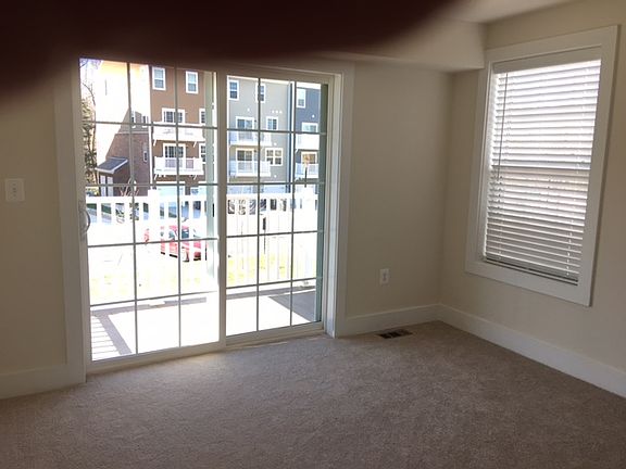 R rear bedroom / Office