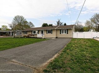 387 Chesterfield Jacobstown Rd, Wrightstown, NJ 08562