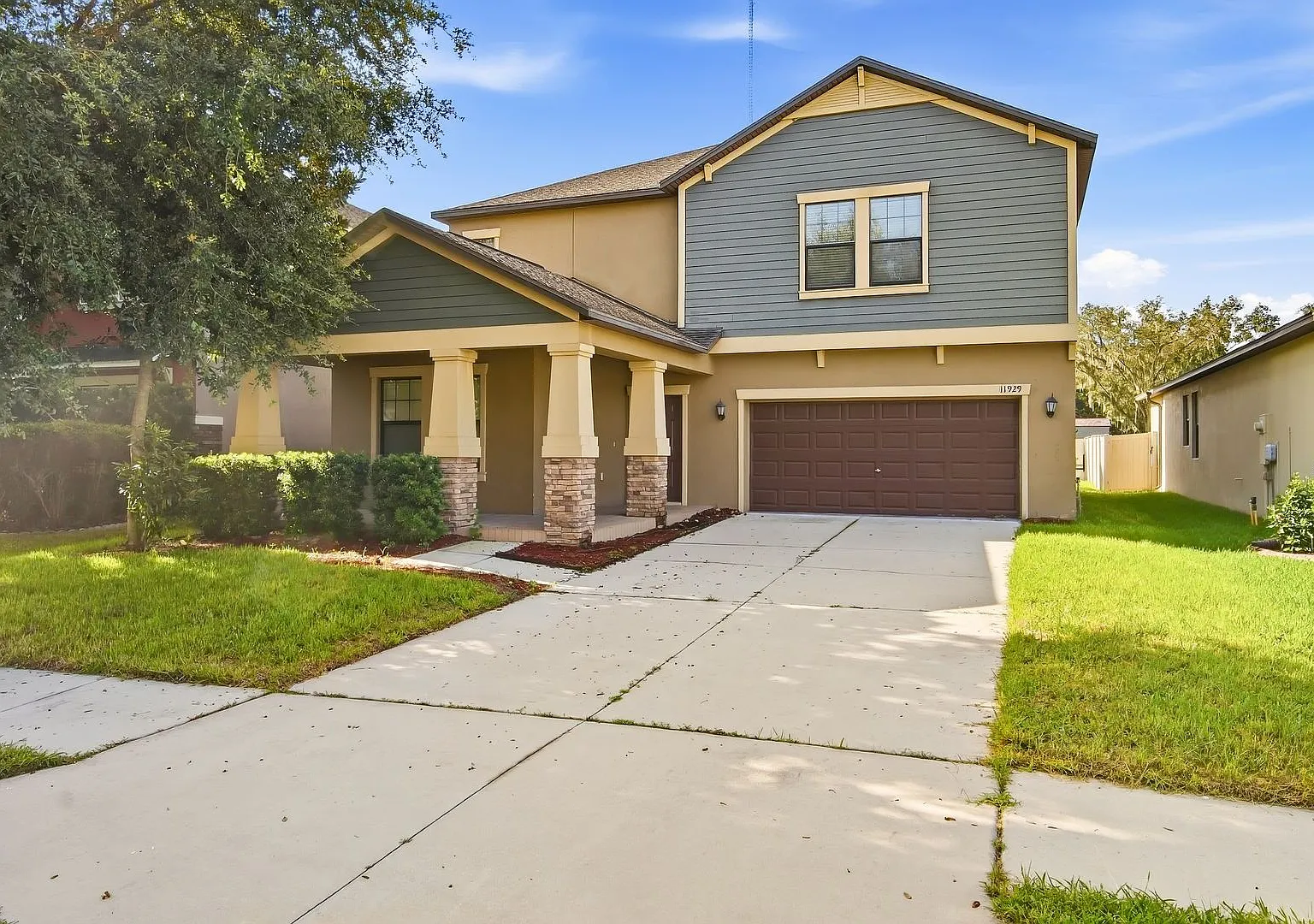 Family-Friendly 5BR Home in The Enclave at Boyette — Photo 2