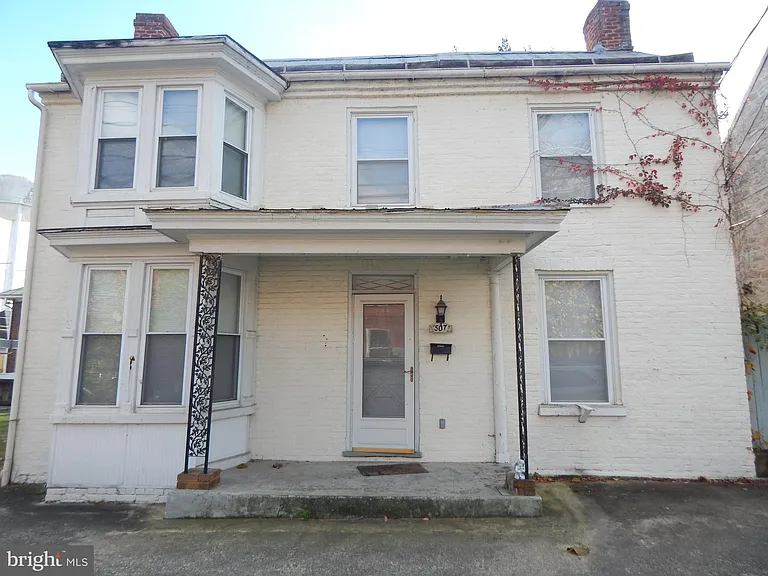 507 W John St — Photo 4