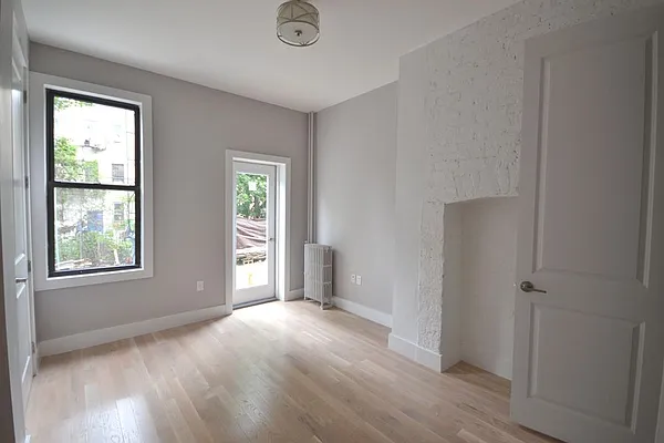 Rented by Bold New York | media 12