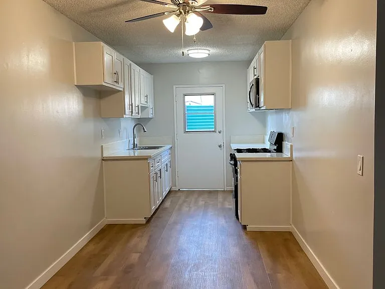 Stone Gate Apartments — Photo 81