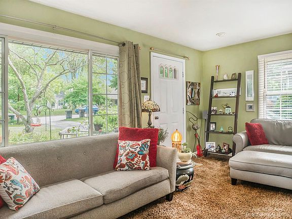 4th image of 2686 Elmwood Ave