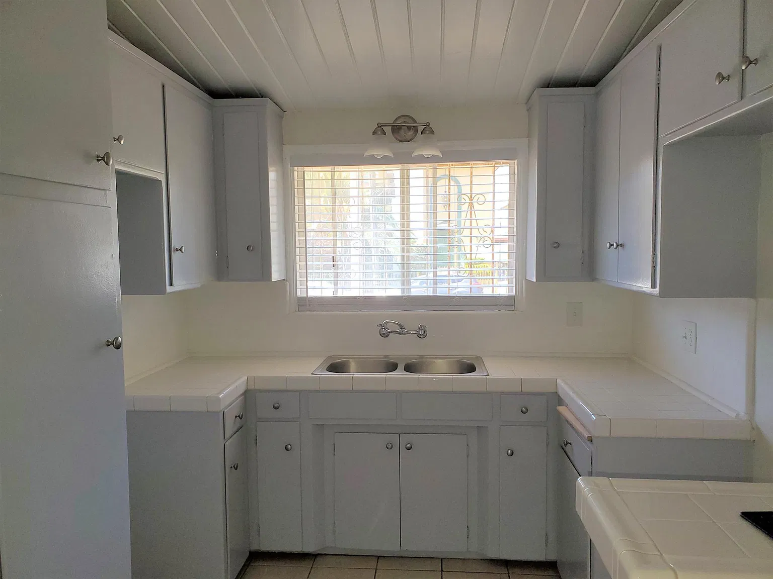 2 bed, 800 sqft, $2,295 — Photo 2