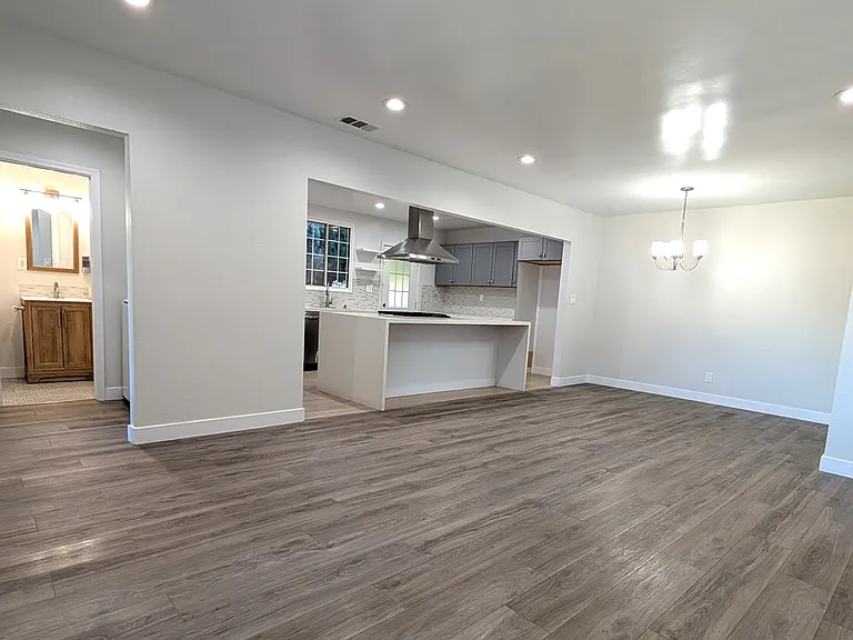12602 Foxley Dr — Photo 4
