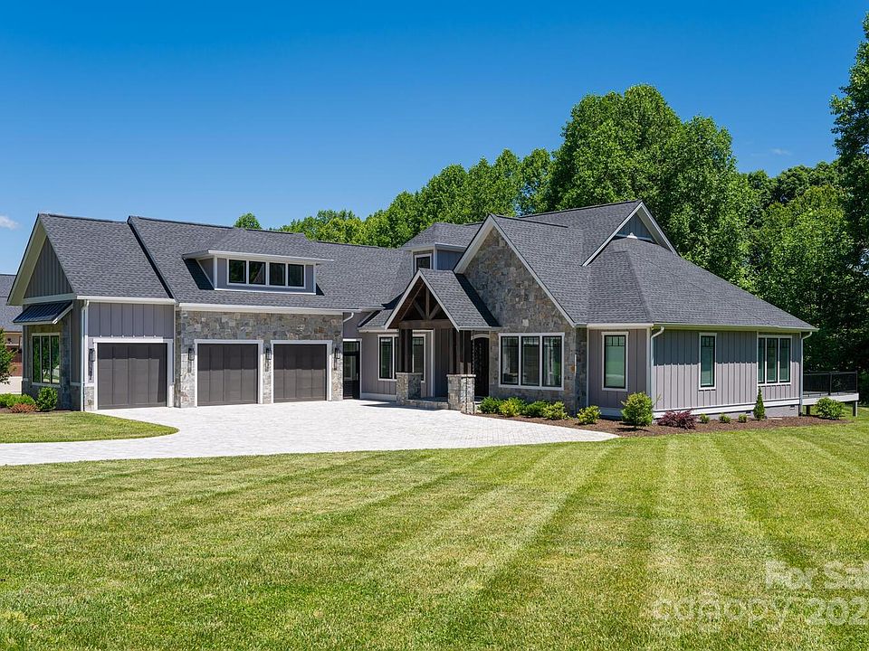 1st image of 582 Skytop Farm Ln