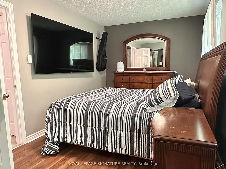 602 Gibney Cres — Photo 10