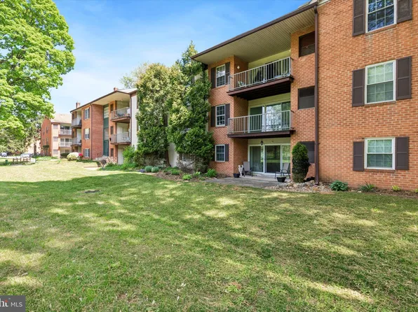 187 Drummers Ln #187, Wayne, PA 19087