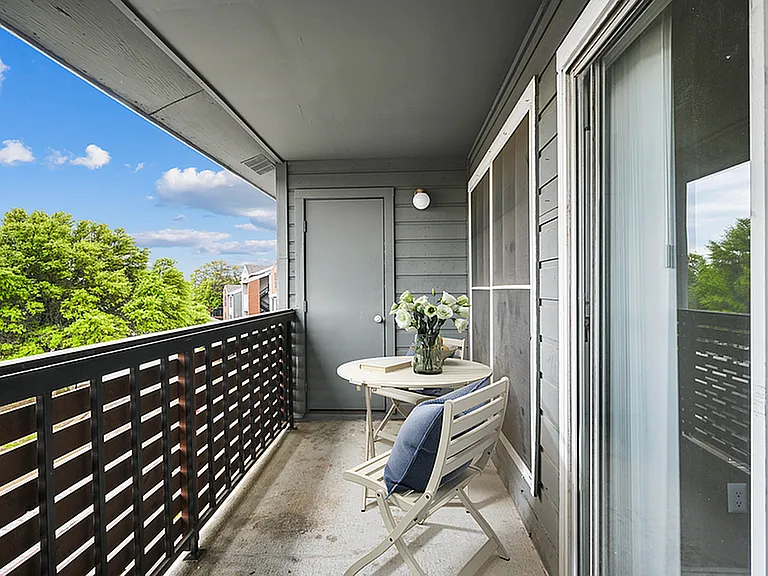 Westmoor Apartment Homes — Photo 9