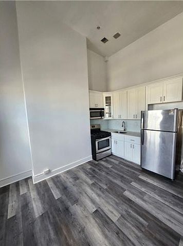 1st image of 156 Norwood Ave