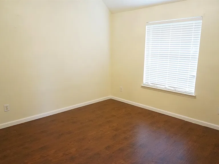 2114 Madewood Dr — Photo 16